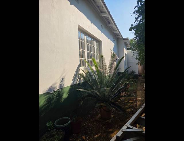 6 BEDROOM HOUSE FOR SALE IN HILLCREST